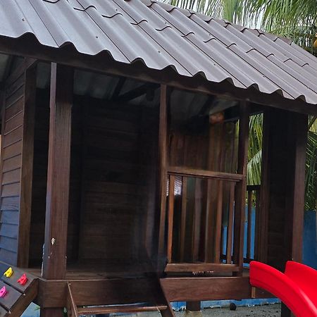 Casa Tiga Homestay Besut Kampung Kuala Besut Екстериор снимка