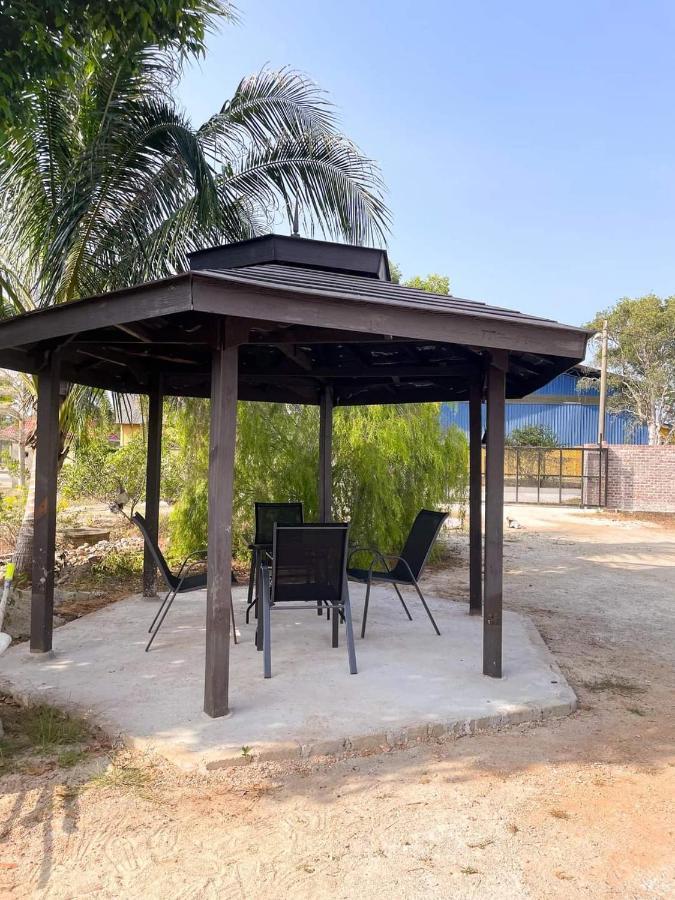 Casa Tiga Homestay Besut Kampung Kuala Besut Екстериор снимка
